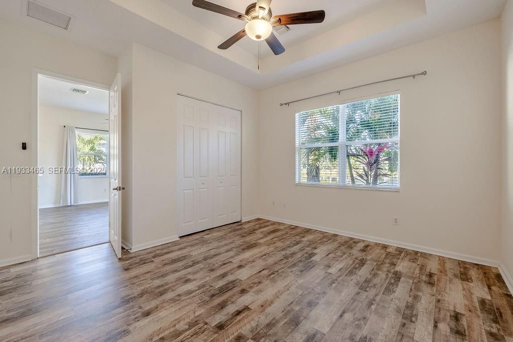 For Rent: $2,200 (3 beds, 2 baths, 1517 Square Feet)