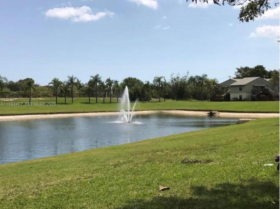 For Rent: $1,800 (2 beds, 1 baths, 864 Square Feet)