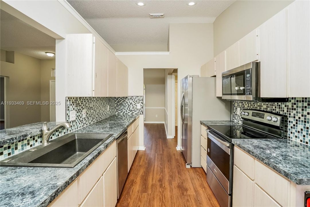 待售: $350,000 (3 贝兹, 2 浴室, 1507 平方英尺)