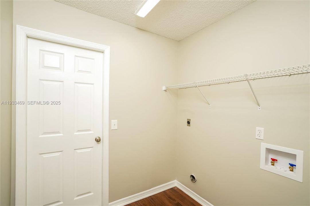 待售: $350,000 (3 贝兹, 2 浴室, 1507 平方英尺)