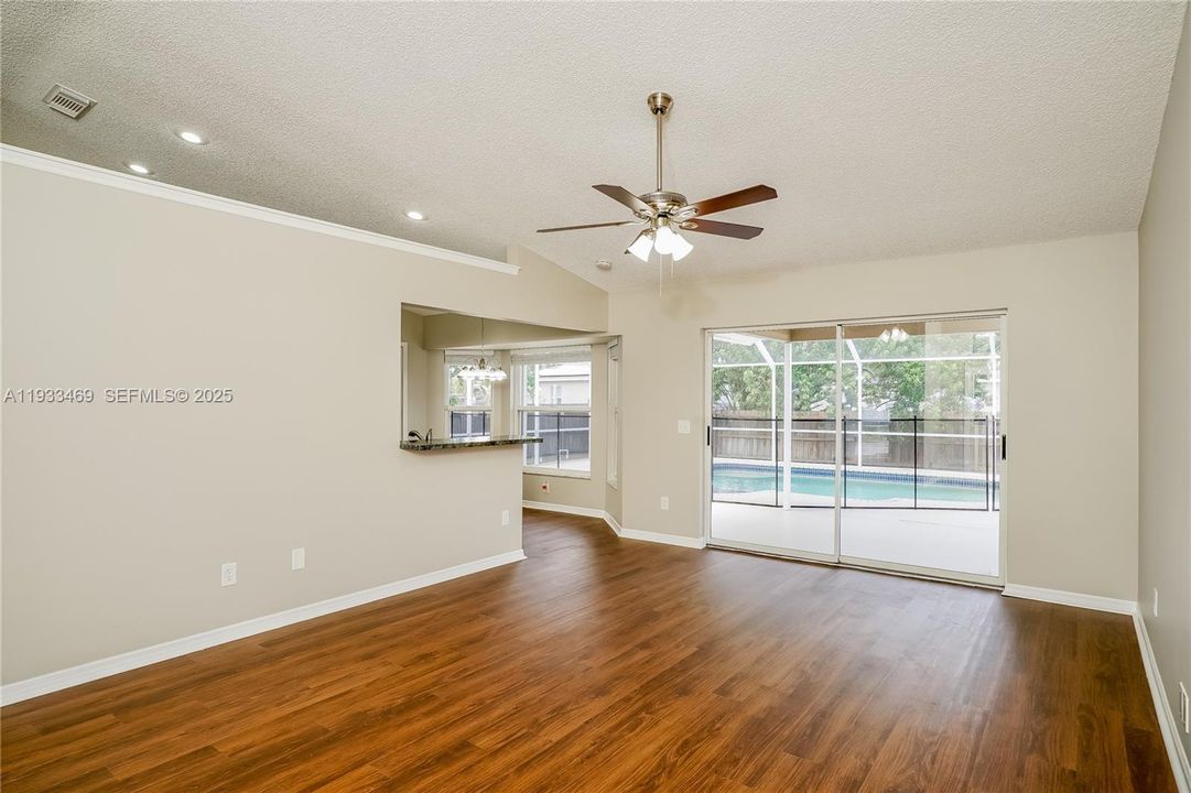 待售: $350,000 (3 贝兹, 2 浴室, 1507 平方英尺)