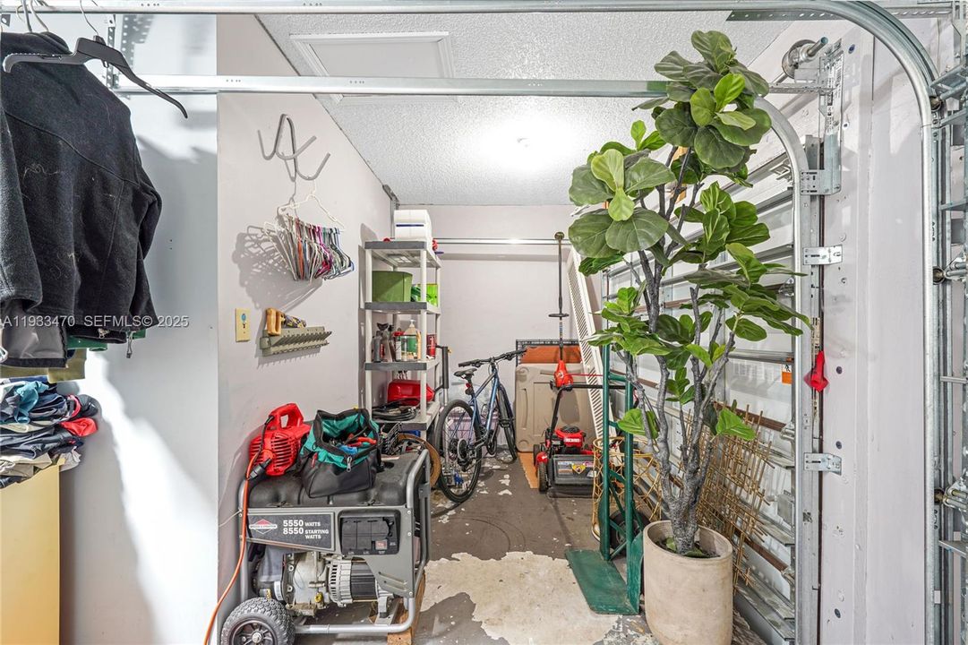 En Venta: $700,000 (3 camas, 2 baños, 1868 Pies cuadrados)