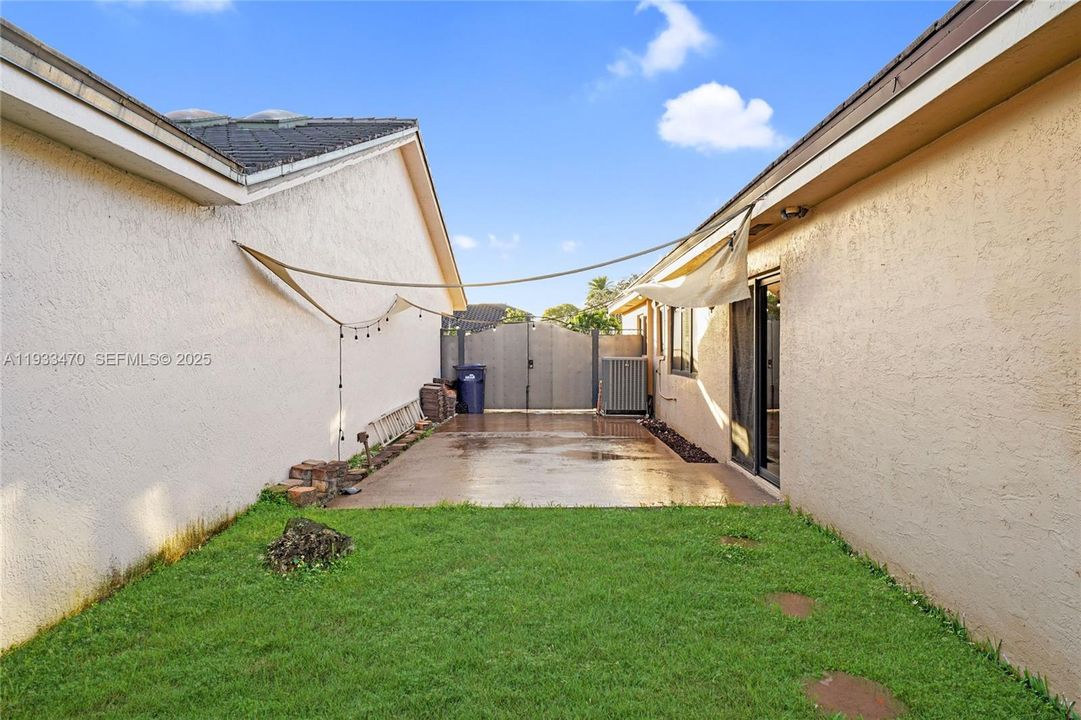 En Venta: $700,000 (3 camas, 2 baños, 1868 Pies cuadrados)