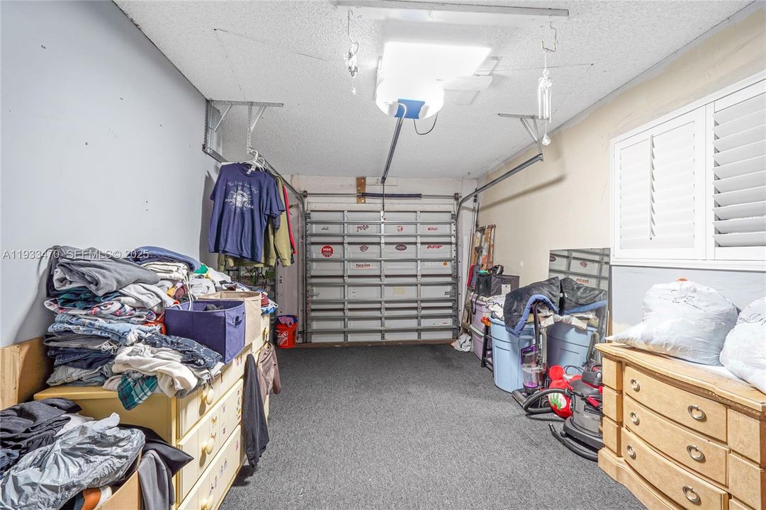 En Venta: $700,000 (3 camas, 2 baños, 1868 Pies cuadrados)