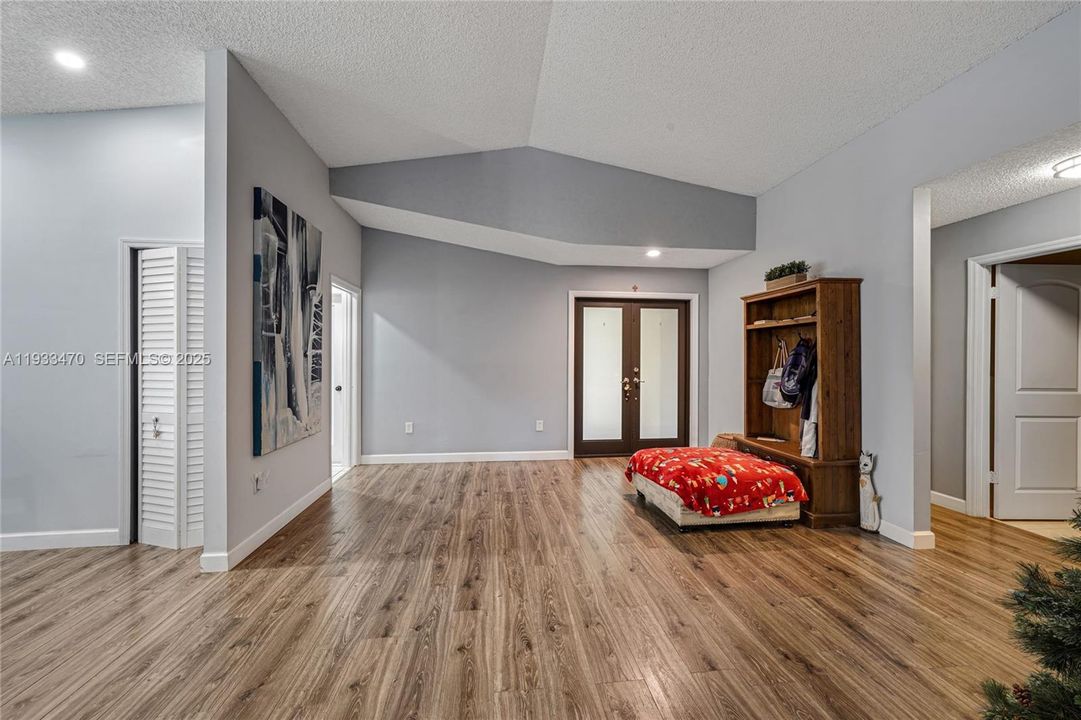 En Venta: $700,000 (3 camas, 2 baños, 1868 Pies cuadrados)