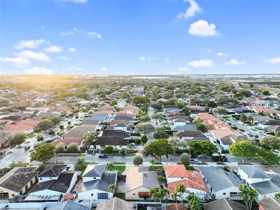 En Venta: $700,000 (3 camas, 2 baños, 1868 Pies cuadrados)