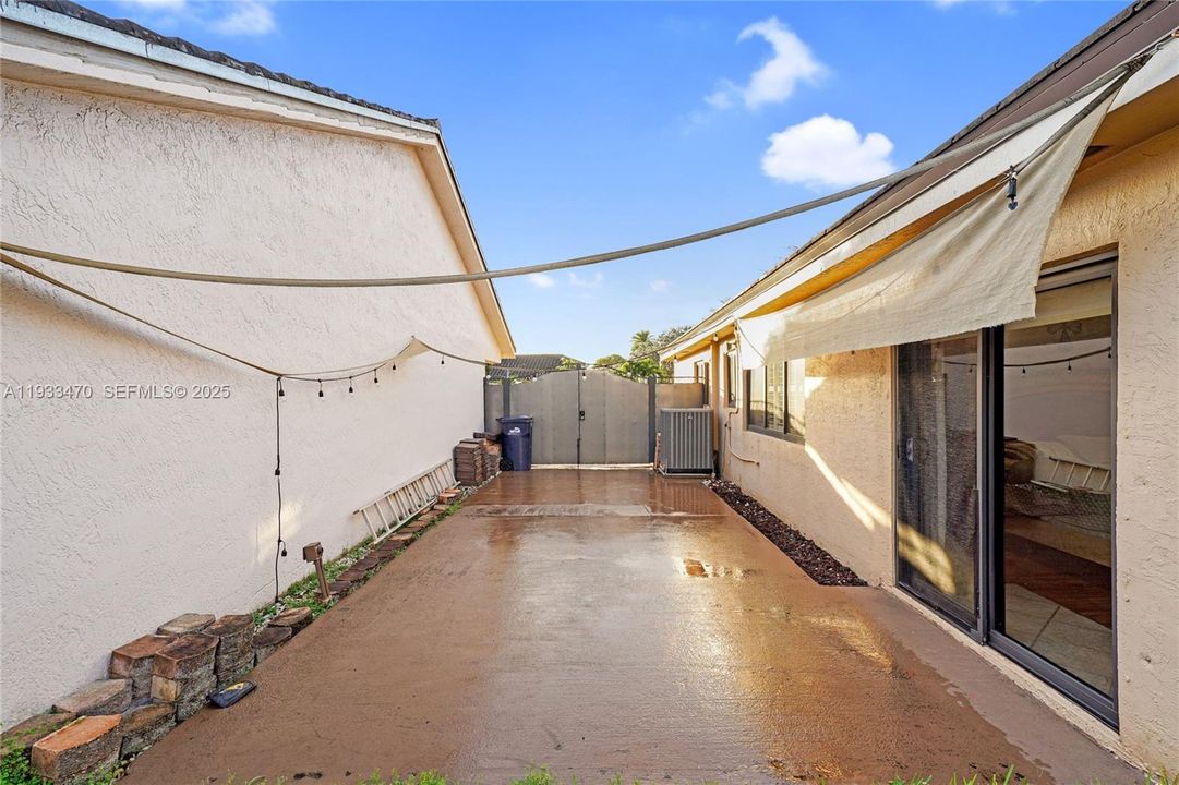 En Venta: $700,000 (3 camas, 2 baños, 1868 Pies cuadrados)