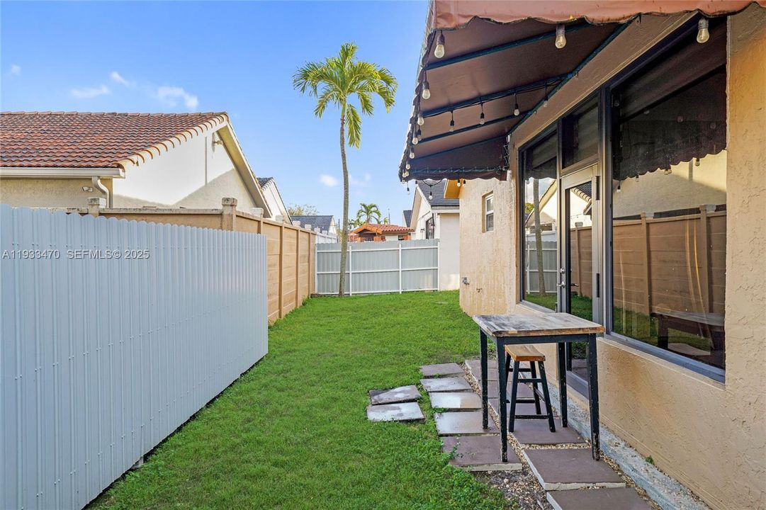 En Venta: $700,000 (3 camas, 2 baños, 1868 Pies cuadrados)