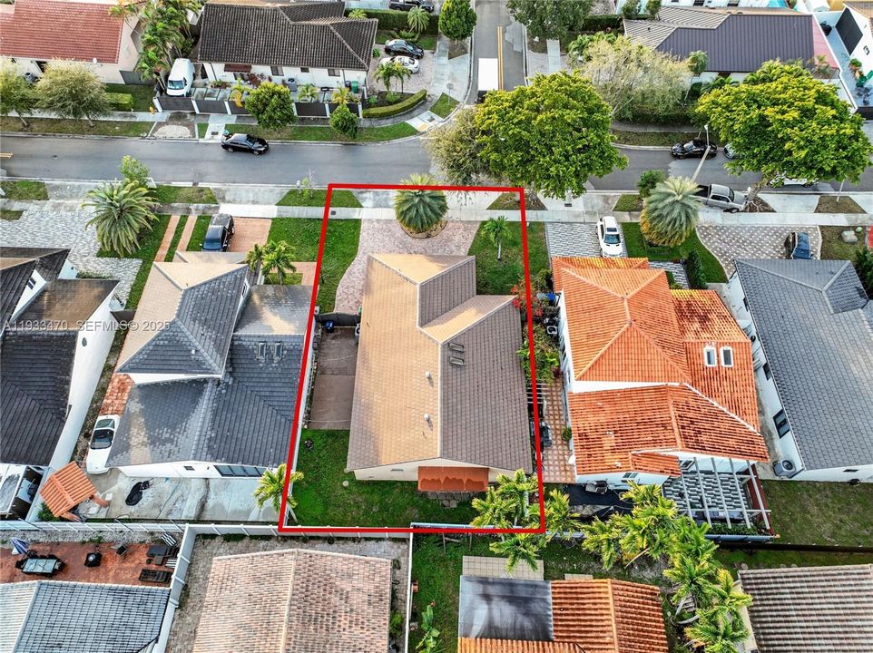 En Venta: $700,000 (3 camas, 2 baños, 1868 Pies cuadrados)