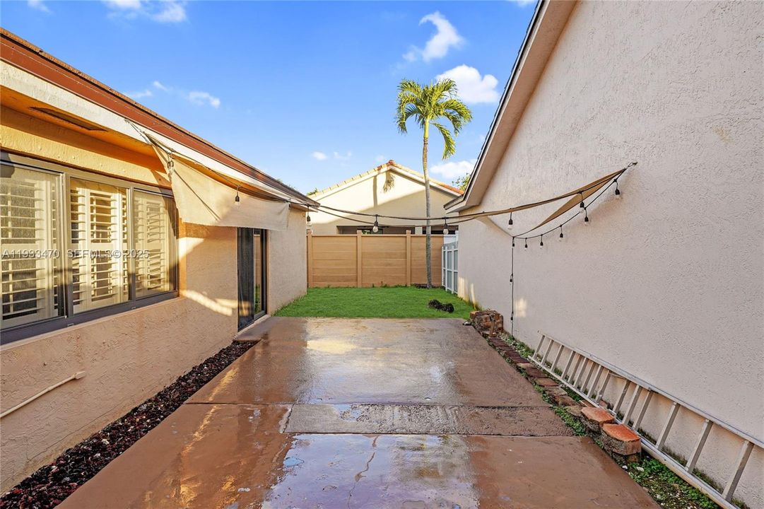 En Venta: $700,000 (3 camas, 2 baños, 1868 Pies cuadrados)