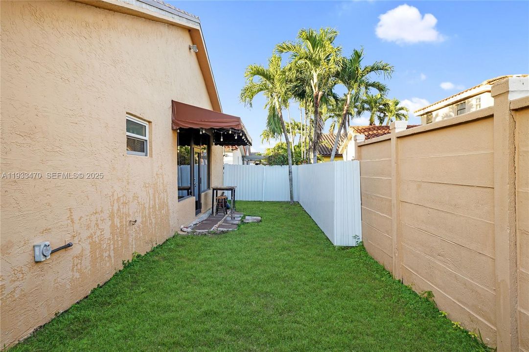 En Venta: $700,000 (3 camas, 2 baños, 1868 Pies cuadrados)