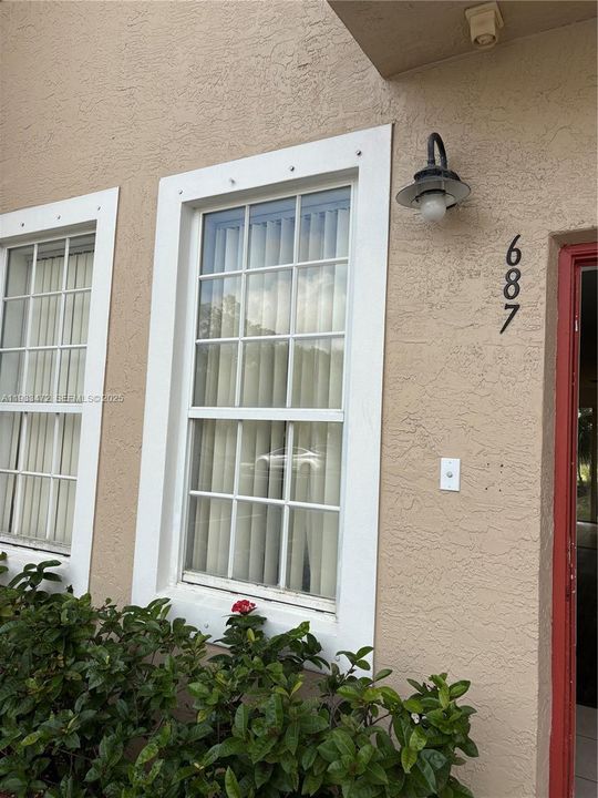 For Sale: $360,000 (2 beds, 2 baths, 1280 Square Feet)