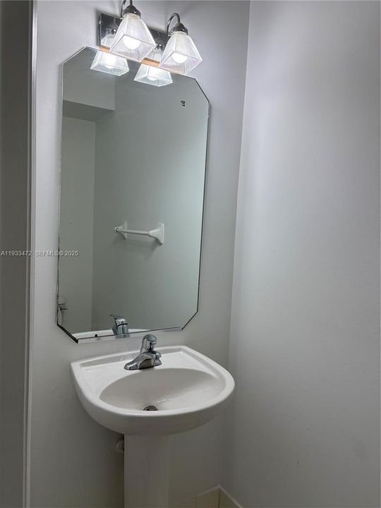 For Sale: $360,000 (2 beds, 2 baths, 1280 Square Feet)