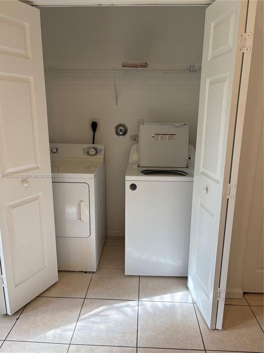 For Sale: $360,000 (2 beds, 2 baths, 1280 Square Feet)