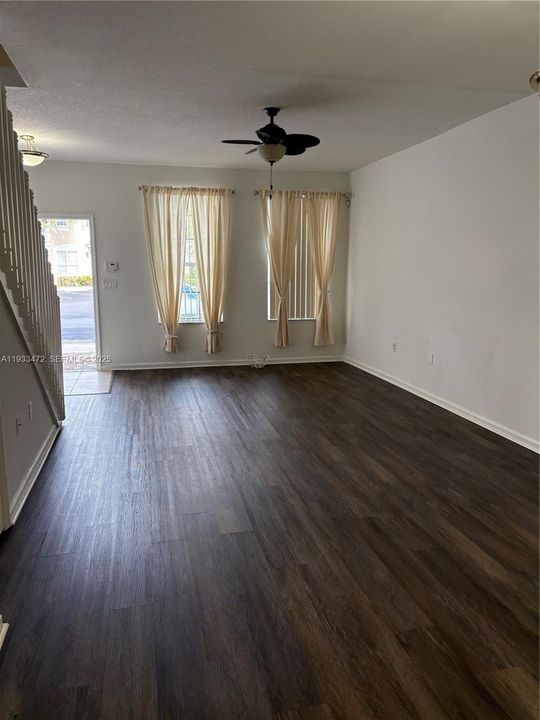 For Sale: $360,000 (2 beds, 2 baths, 1280 Square Feet)