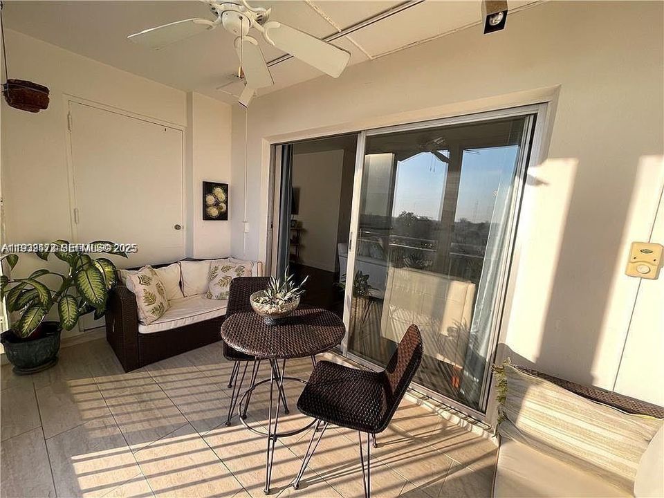 For Sale: $205,000 (2 beds, 2 baths, 1132 Square Feet)