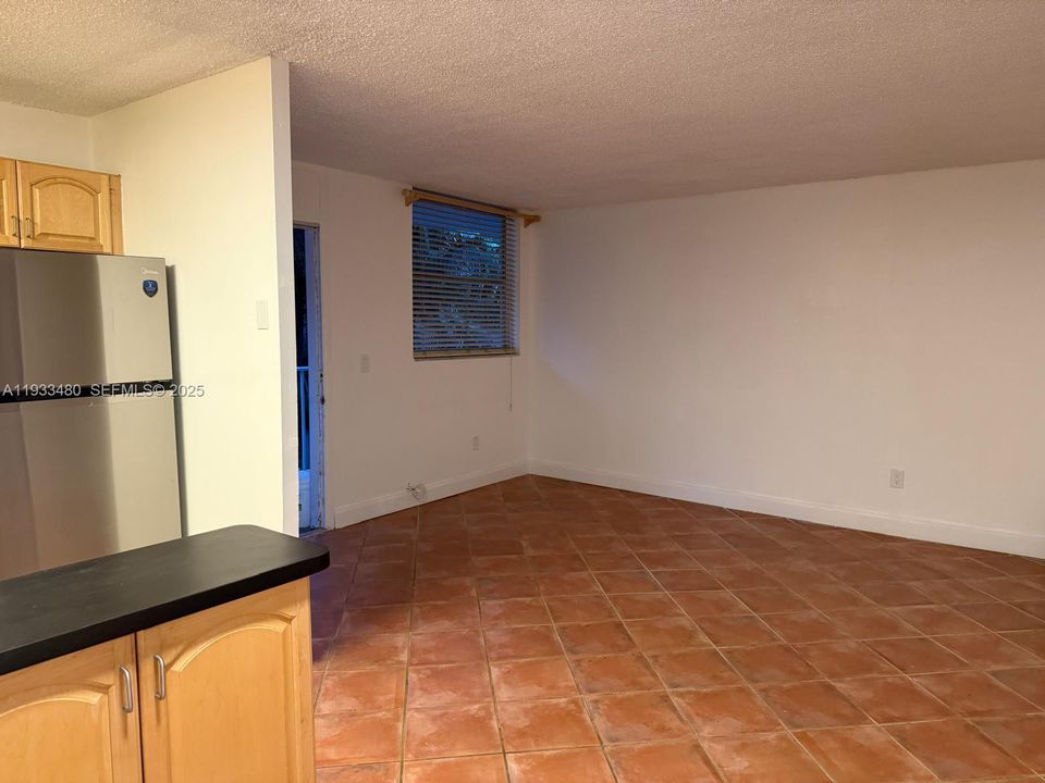 出租: $1,850 (1 贝兹, 1 浴室, 620 平方英尺)