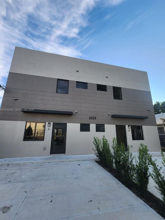 For Rent: $2,700 (2 beds, 2 baths, 0 Square Feet)