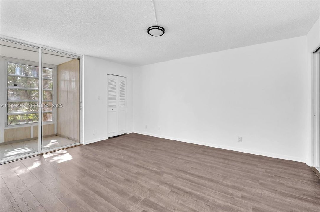 For Sale: $194,000 (2 beds, 2 baths, 1002 Square Feet)