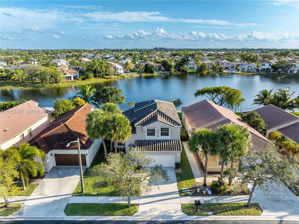For Sale: $689,000 (3 beds, 2 baths, 2051 Square Feet)