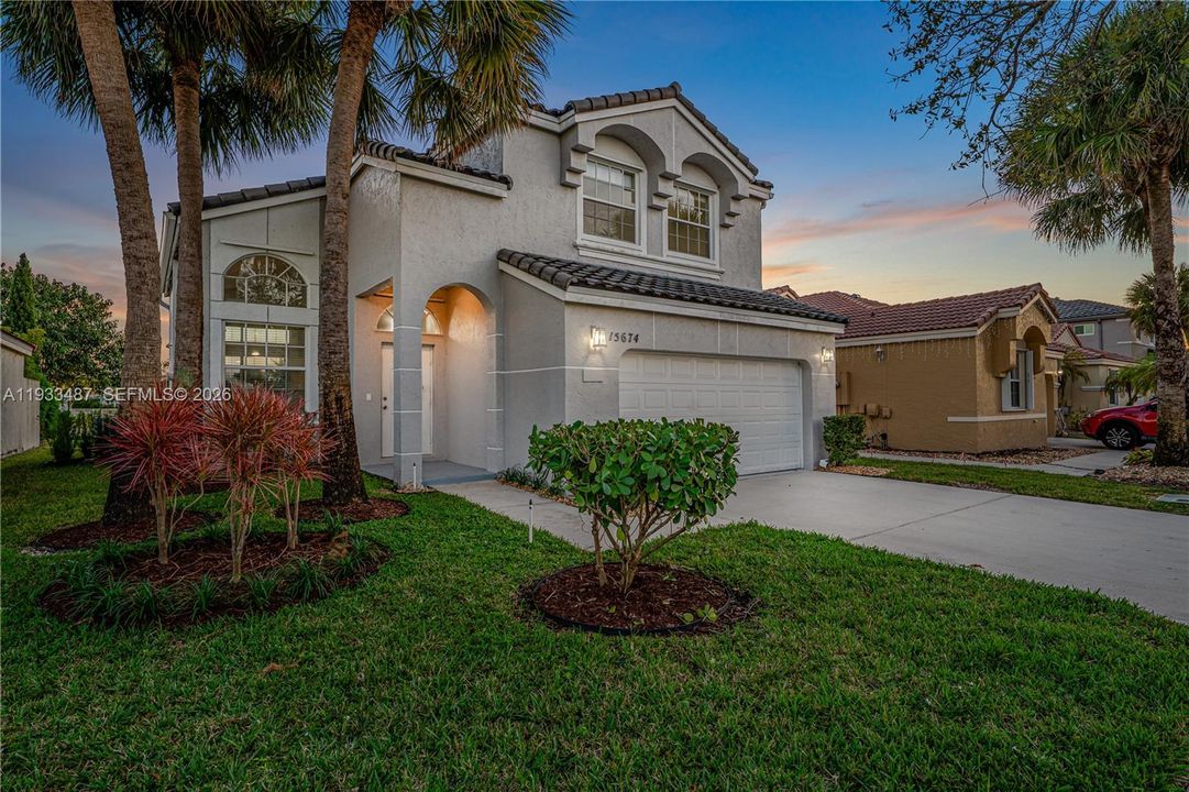 For Sale: $689,000 (3 beds, 2 baths, 2051 Square Feet)