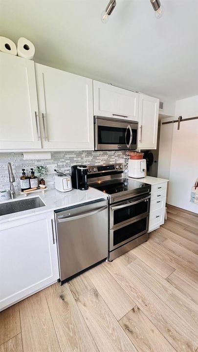 На продажу: $395,000 (3 спален, 2 ванн, 1231 Квадратных фут)