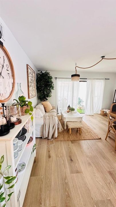 На продажу: $395,000 (3 спален, 2 ванн, 1231 Квадратных фут)