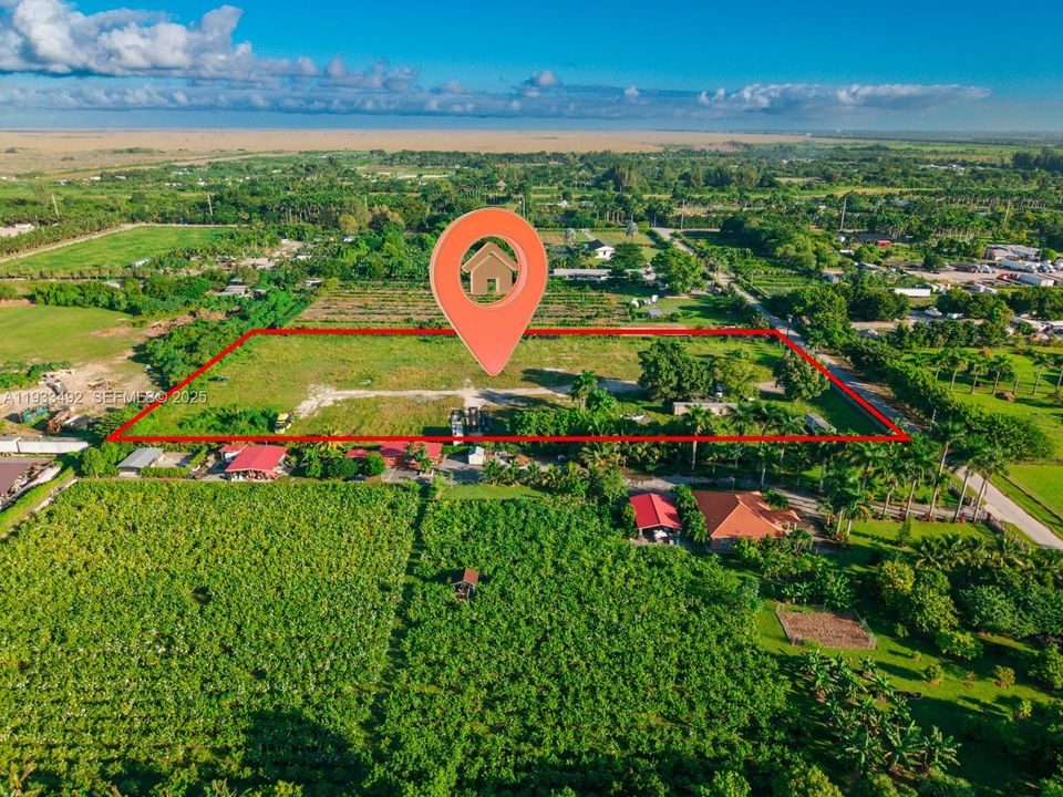 En Venta: $795,000 (4.81 acres)