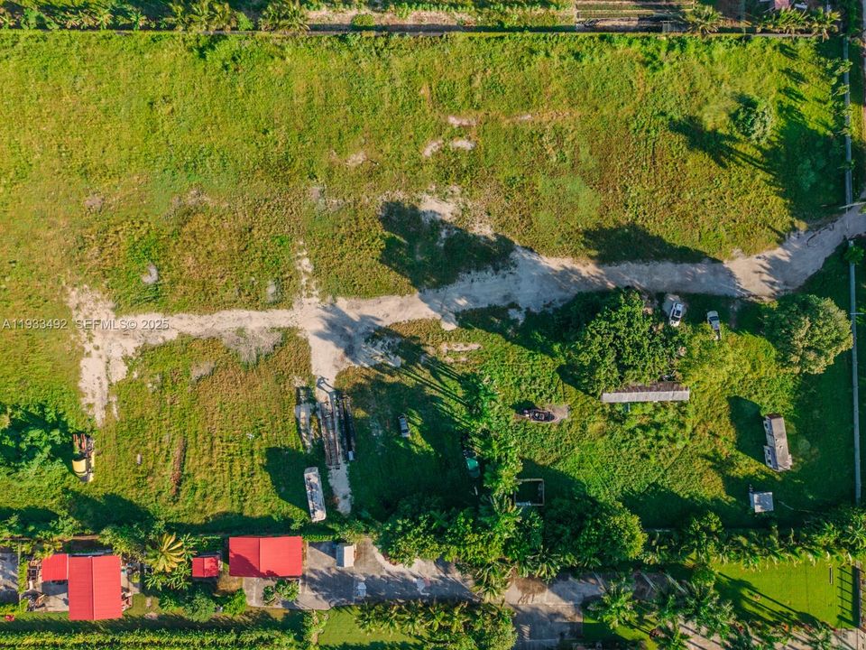 En Venta: $795,000 (4.81 acres)