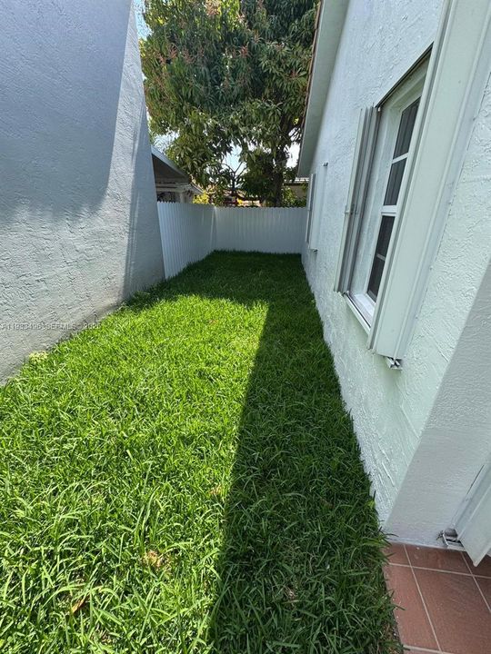 For Rent: $4,300 (3 beds, 2 baths, 1659 Square Feet)