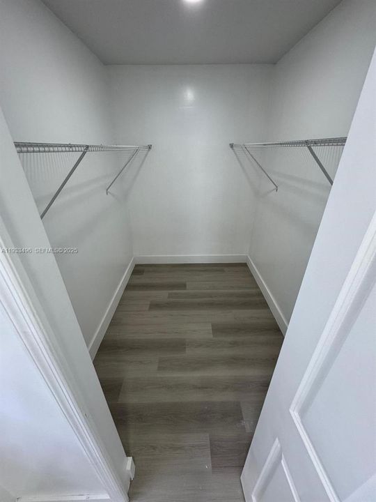 For Rent: $4,300 (3 beds, 2 baths, 1659 Square Feet)