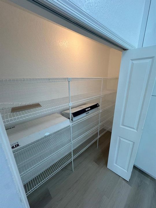 For Rent: $4,300 (3 beds, 2 baths, 1659 Square Feet)