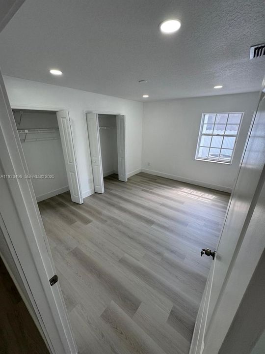 For Rent: $4,300 (3 beds, 2 baths, 1659 Square Feet)