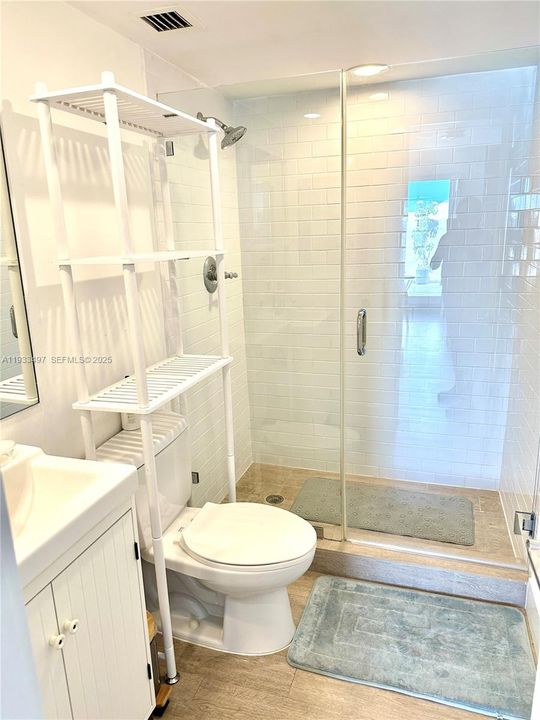 For Rent: $4,300 (2 beds, 2 baths, 1089 Square Feet)