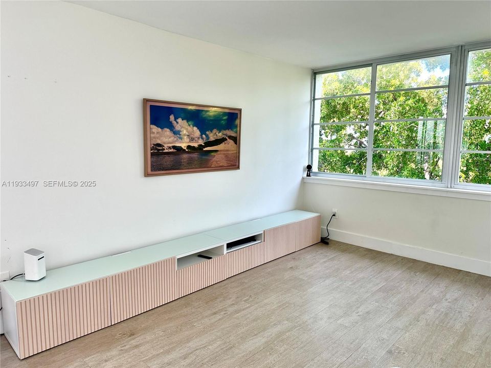 For Rent: $4,300 (2 beds, 2 baths, 1089 Square Feet)