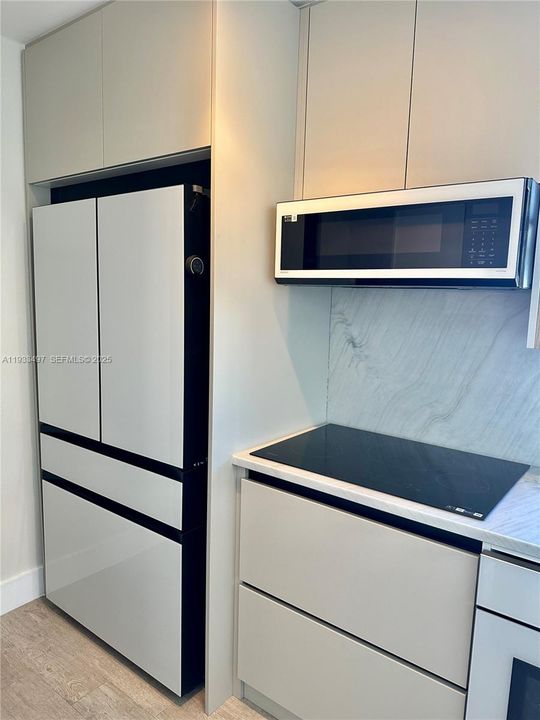 For Rent: $4,300 (2 beds, 2 baths, 1089 Square Feet)