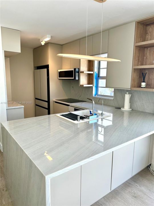 For Rent: $4,300 (2 beds, 2 baths, 1089 Square Feet)