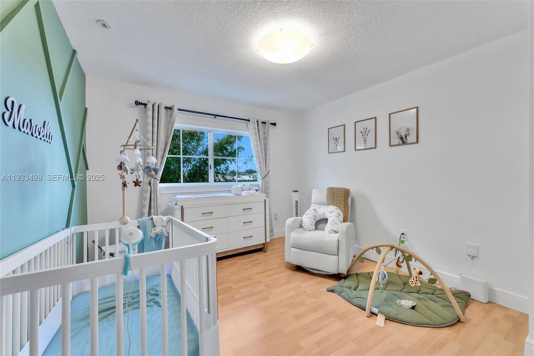 For Sale: $550,000 (3 beds, 2 baths, 1804 Square Feet)