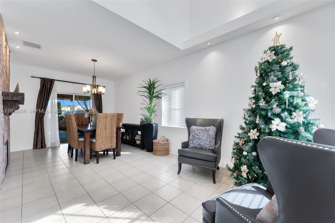 For Sale: $550,000 (3 beds, 2 baths, 1804 Square Feet)