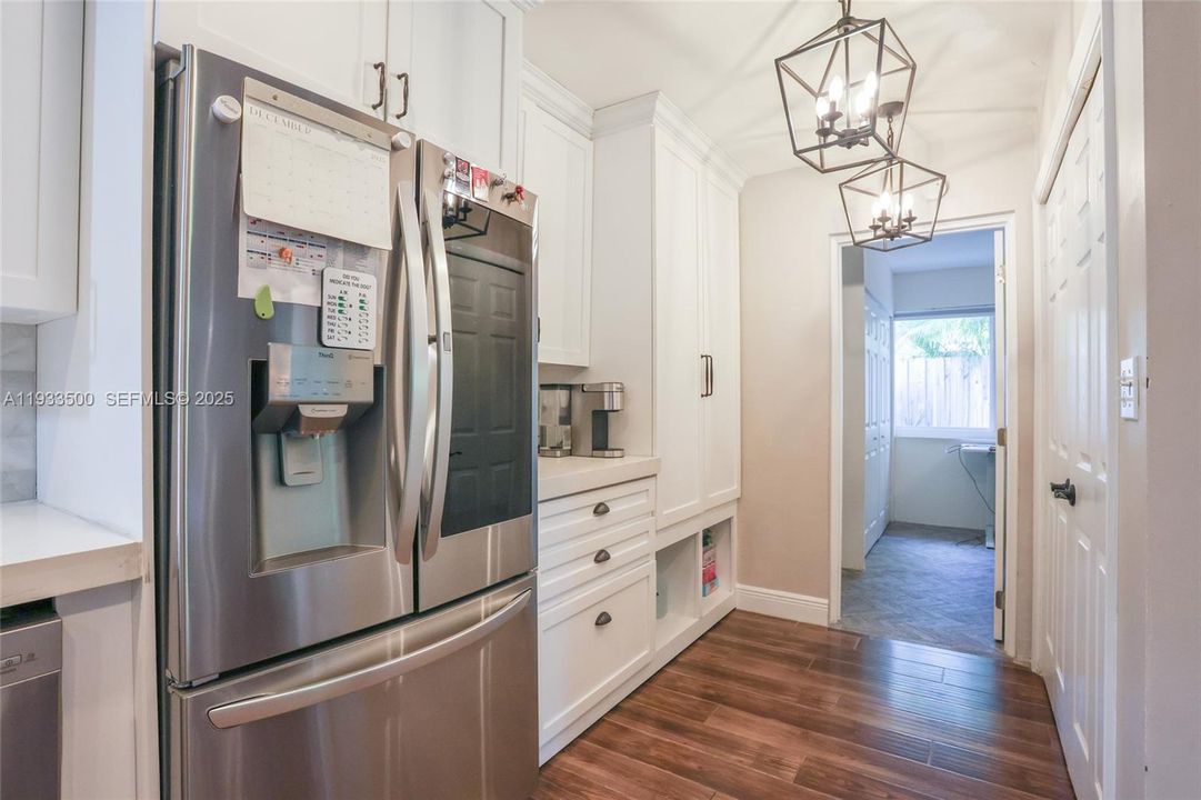 For Sale: $895,000 (3 beds, 2 baths, 1489 Square Feet)