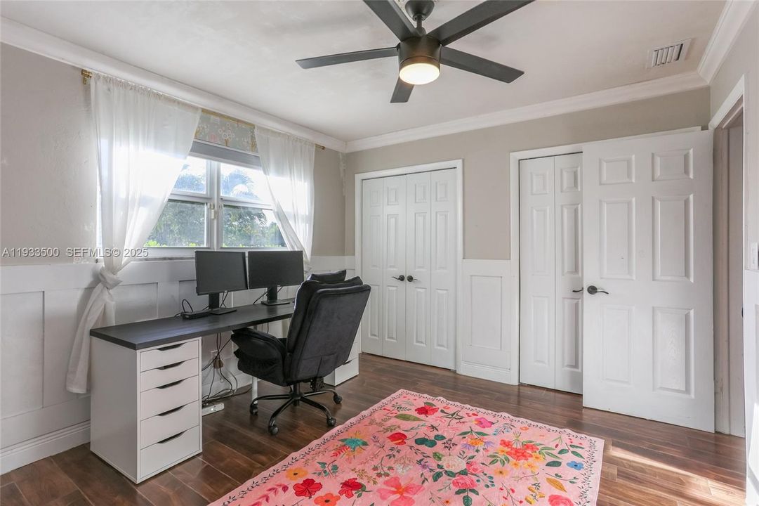 For Sale: $895,000 (3 beds, 2 baths, 1489 Square Feet)