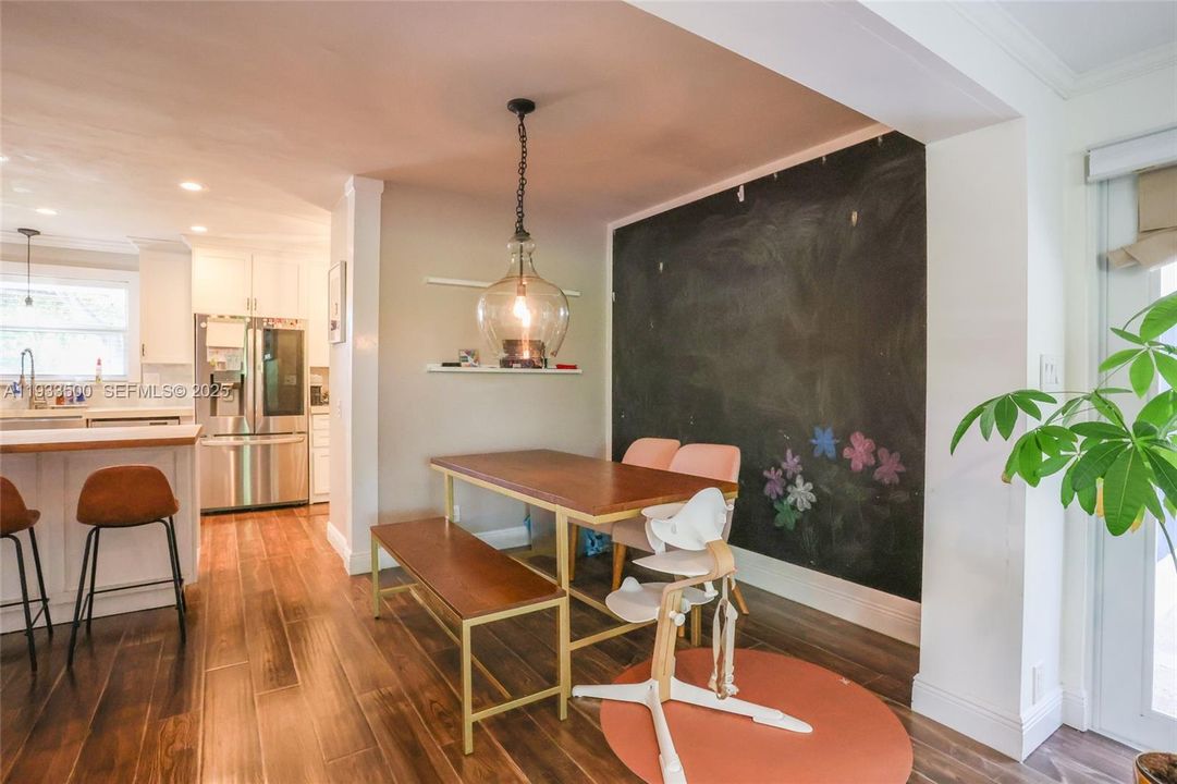 For Sale: $895,000 (3 beds, 2 baths, 1489 Square Feet)