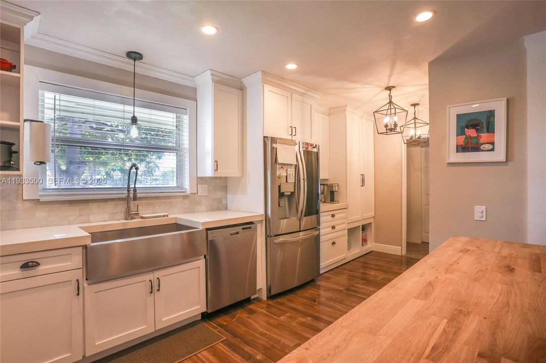 For Sale: $895,000 (3 beds, 2 baths, 1489 Square Feet)