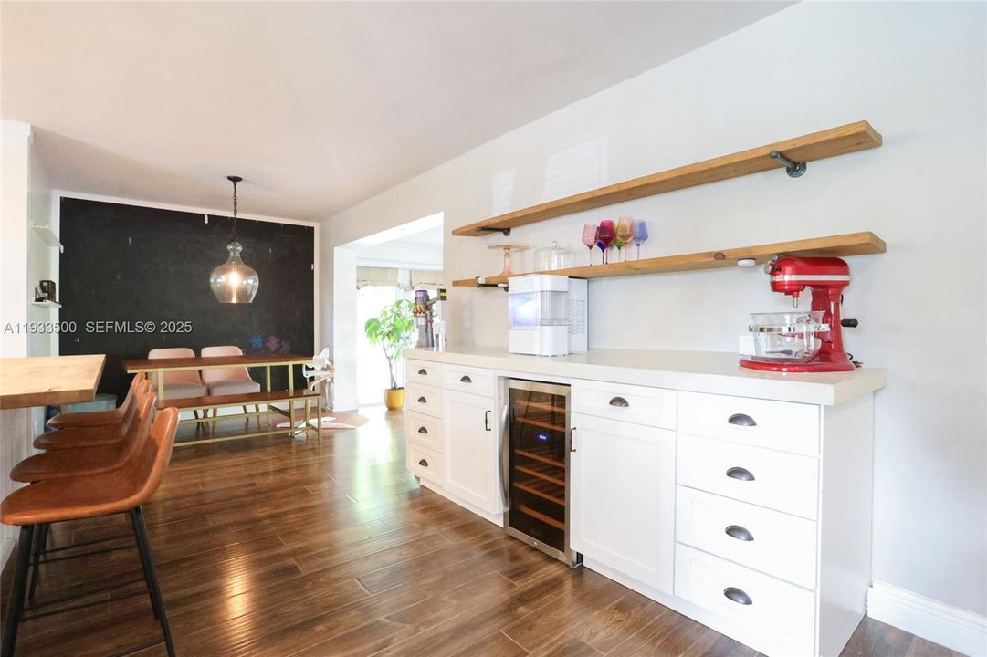 For Sale: $895,000 (3 beds, 2 baths, 1489 Square Feet)