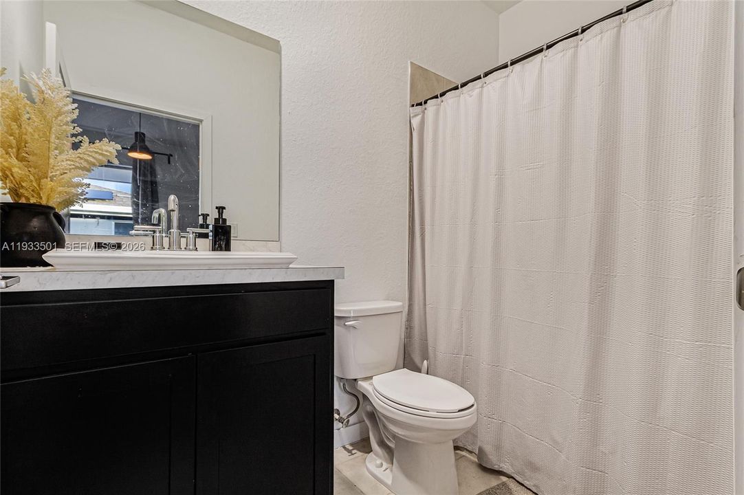 出租: $2,350 (2 贝兹, 2 浴室, 1208 平方英尺)