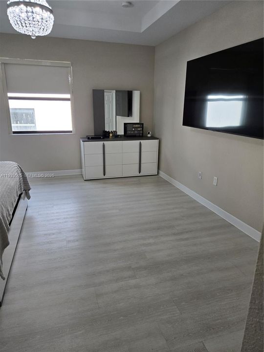 En Venta: $575,000 (4 camas, 2 baños, 2780 Pies cuadrados)