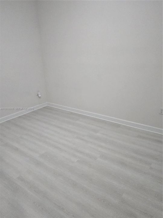 En Venta: $575,000 (4 camas, 2 baños, 2780 Pies cuadrados)