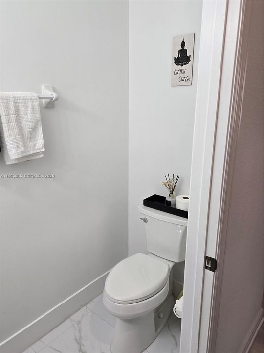 En Venta: $575,000 (4 camas, 2 baños, 2780 Pies cuadrados)