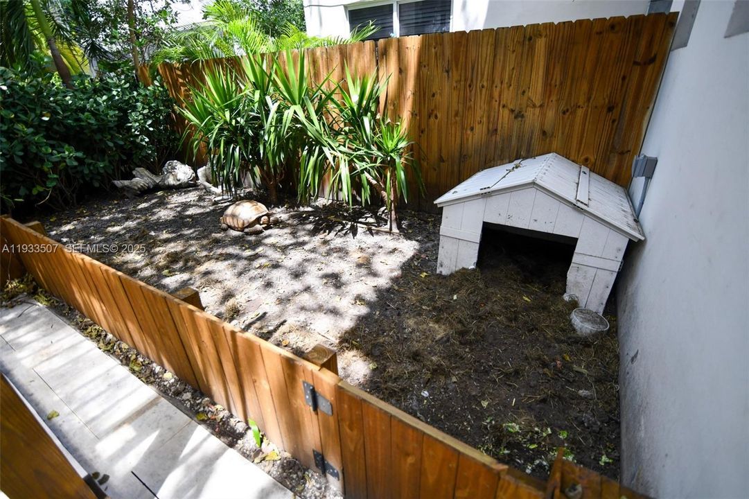 For Rent: $4,300 (1 beds, 1 baths, 8241 Square Feet)