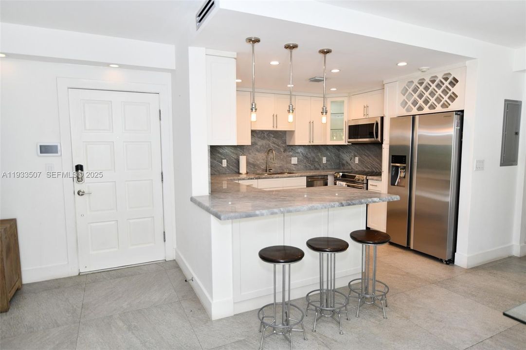 For Rent: $4,300 (1 beds, 1 baths, 8241 Square Feet)